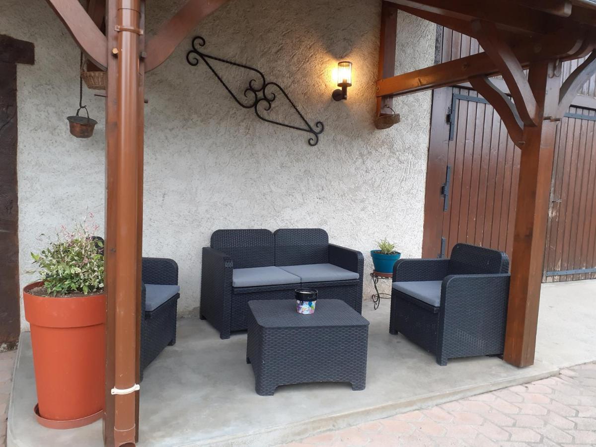Les Copains D'Abord Villa Beaucroissant Bagian luar foto